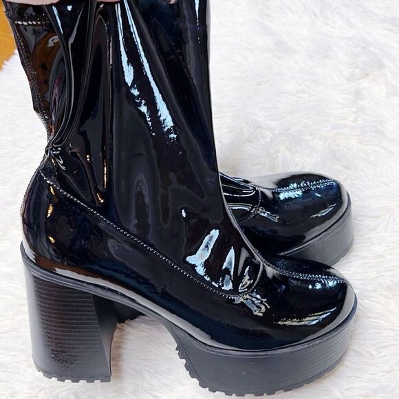 Forever 21 Faux Patent Leather Lug-Sole Booties Black Size 10 - Picture 7 of 12
